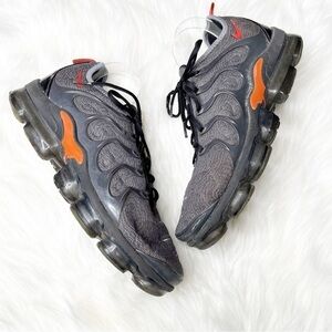 Nike Airmax Vapormax Plus Cool Gray Team Orange Sneakers Size 10.5 Running